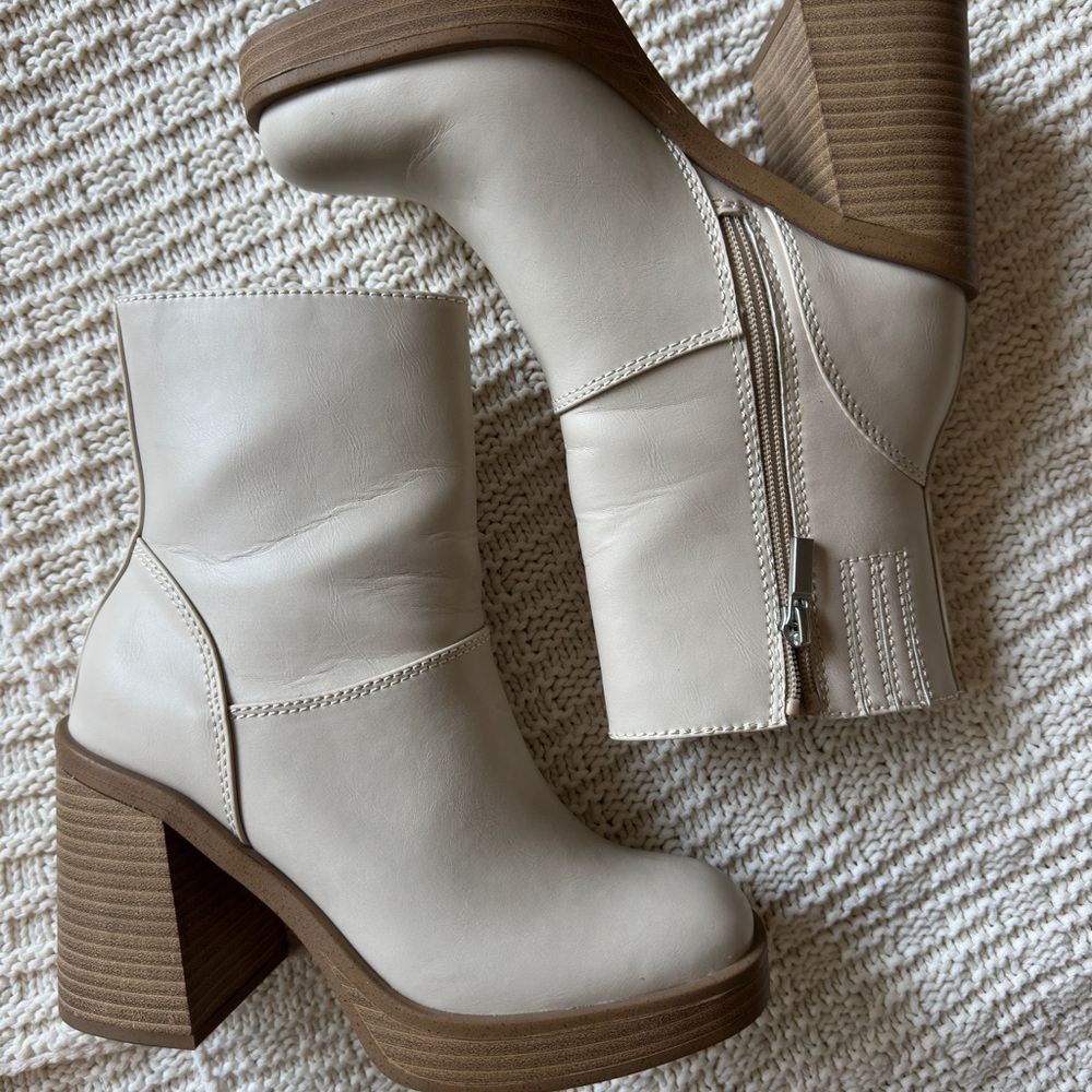 Cream Platform Boots - Universal Thread